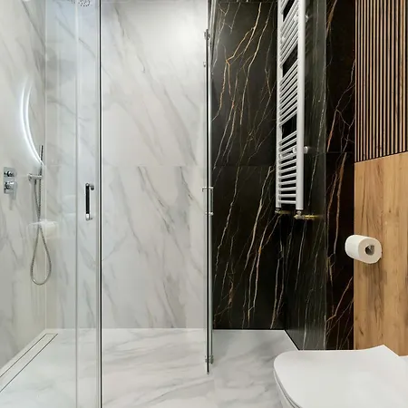 Superior Near The River In The Center On Granary Island By Renters *