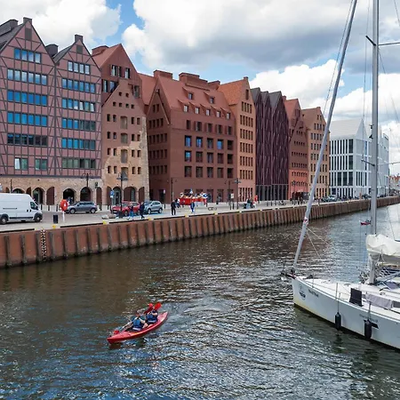 Superior Near The River In The Center On Granary Island By Renters 그단스크