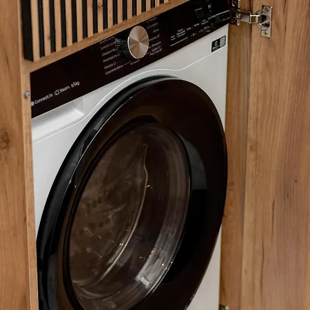 Superior Near The River In The Center On Granary Island By Renters * Γκντανσκ